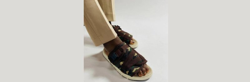 Are sliders supportive and good for your feet? Find out - British D'sire