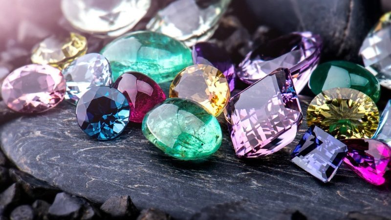 Best Places for Crystal Hunting in the UK: Where to Find Gemstones & Crystals - British D'sire