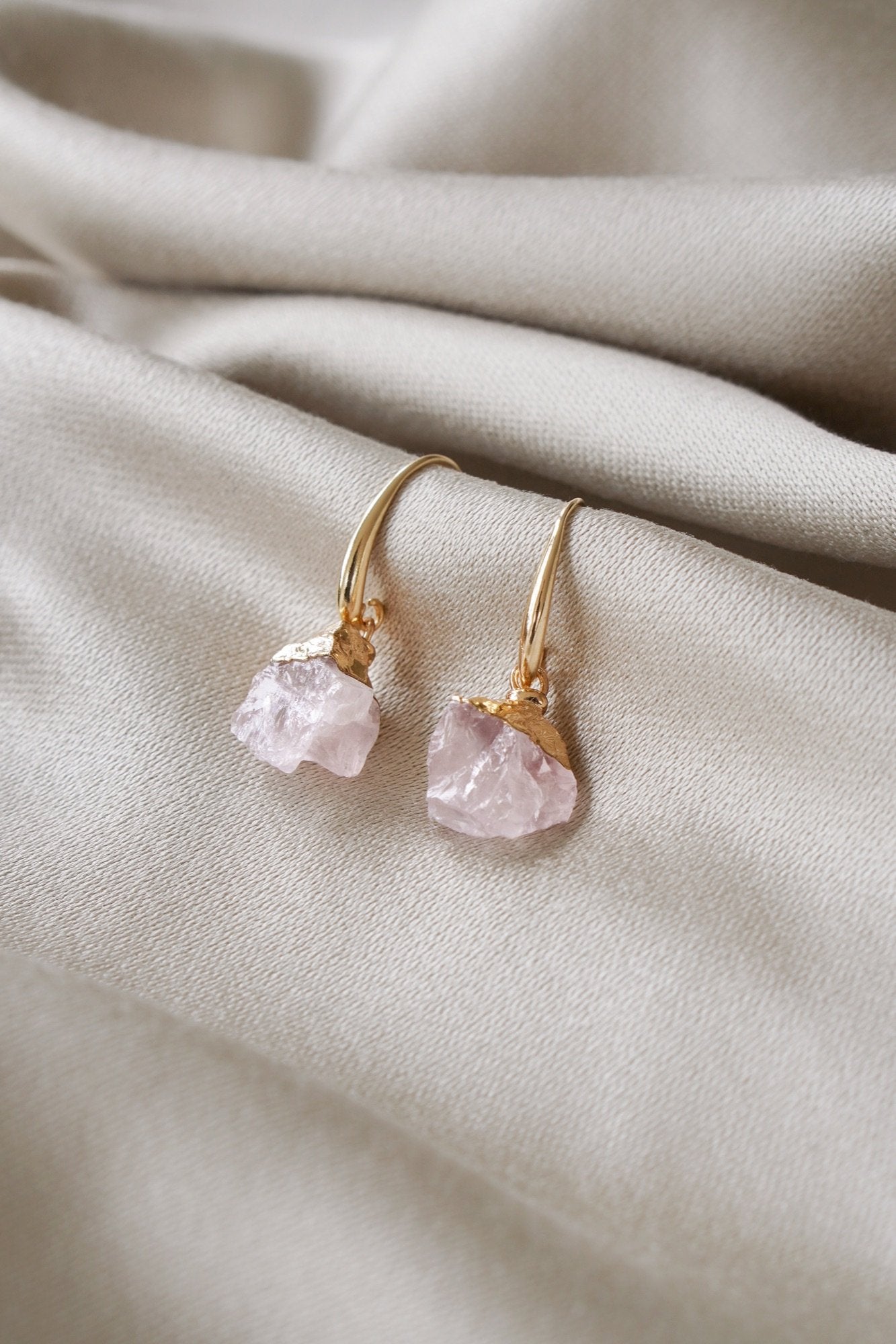 Xander Kostroma -Gold Tone Raw Cut Rose Quartz Rock Earrings(3.5cm Drop) –14ct Gold-Plated Fishhooks –For Love, Healing & Positive Energy Main image