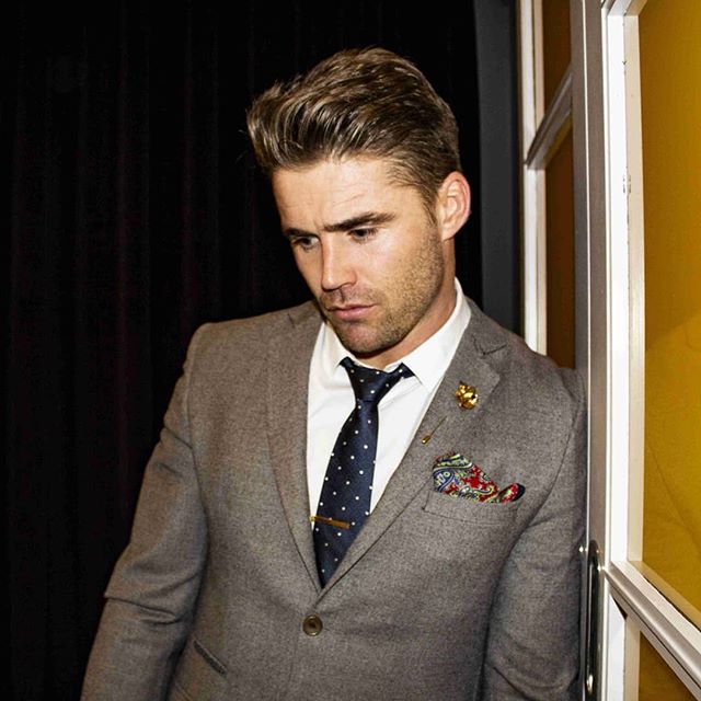 Wool Paisley Pocket Square, Red Secondary image