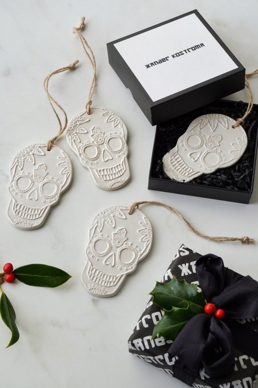 Xander Kostroma Set of 4 Cream-Colored Stoneware Skull Ornaments - Artisan Crafted in Wales, Moisture-Proof, Elegant Holiday Gift Package Secondary image