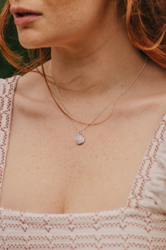 Xander Kostroma - 925 Sterling Silver Moonstone Teardrop Necklace - Ideal for Women - Enhances Intuition and Healing - Handcrafted Elegance for Daily Wear - 42cm + Extension - Perfect Gift for Creativity and Style Secondary image