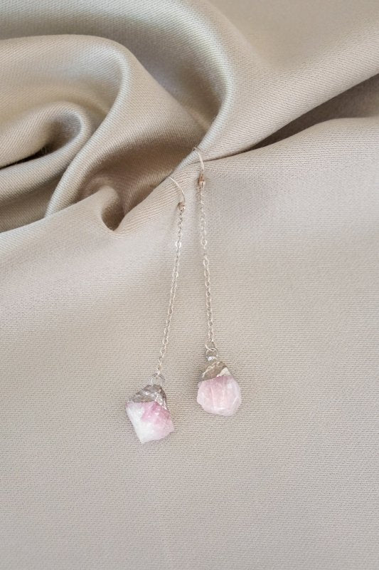 Xander Kostroma - 925 Sterling Silver Raw Rose Quartz Dangle Drop Earrings - Ideal for Women- Enhances Love and Healing - Handcrafted Elegance for Day and Night Wear - 7.5cm Drop - Perfect Gift for Peace and Style Secondary image