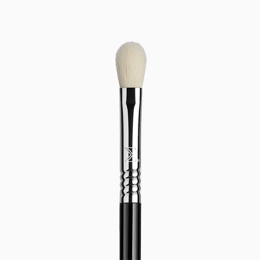Sigma Beauty E24 Diffused Blend Brush Main image