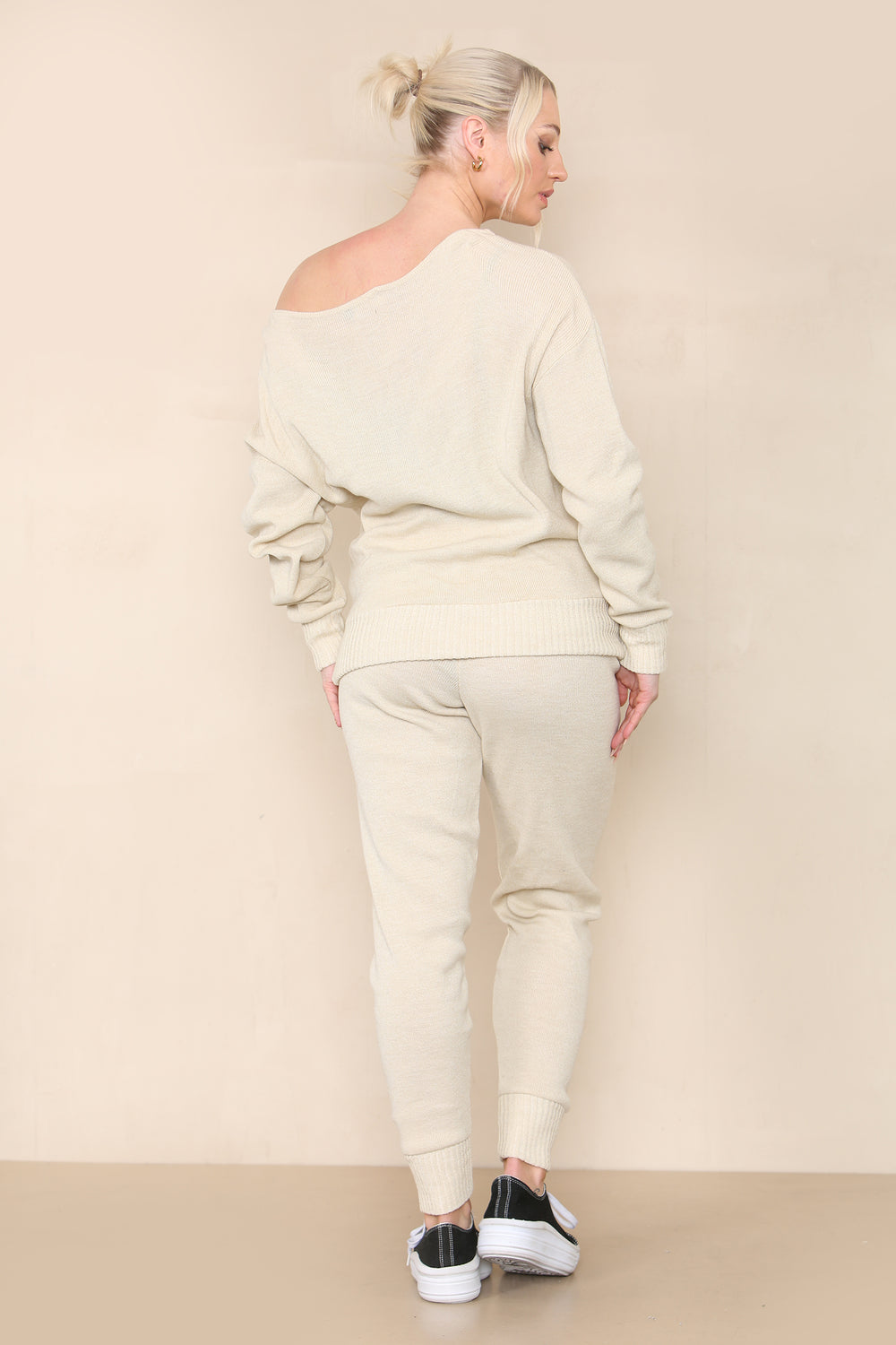Women Beige Winter Warm Knitted Boat neck Co-Ord Solid Two Piece Loungewear Outfits Set