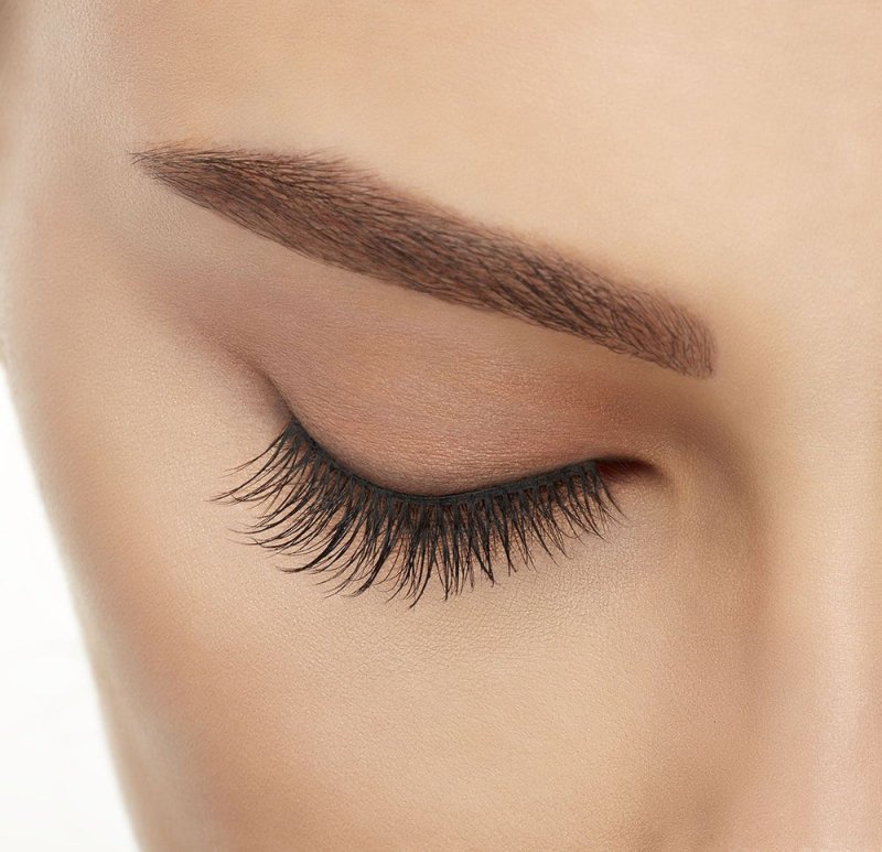 Ardell Lift Effect Lashes 744, 1 Pair - False Eyelashes - British D'sire