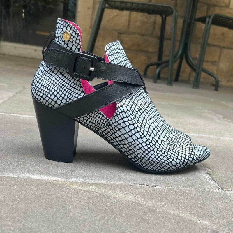 Batton - Black and White shoe boot - Sandal - British D'sire