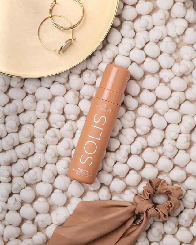 COCOSOLIS SOLIS Medium self-tanning lotion for face and body, mousse for a rich, natural and long-lasting tan, with plant-based DHA (200 ml) Secondary image