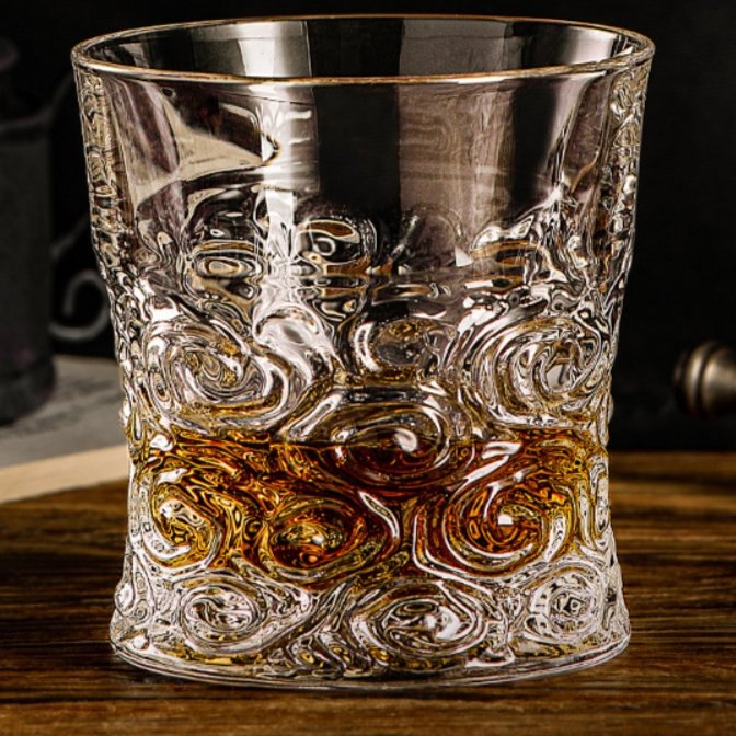 Connoisseur Premium Crystal Whiskey Glasses Bundle – 2×300ml Luxury Tumblers, Heavy Base Lead-Free – Ultimate Barware Gift Set, UK Edition