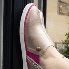 FLAT GOLD SNEAKER