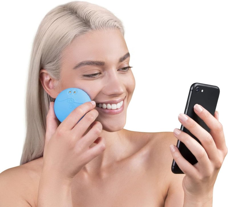 FOREO LUNA fofo Smart Face Brush and Skin Analyzer, Offers Personalized Cleansing for a Unique Skincare Routine, Replaceable Battery Facial Cleansing Brush - Facial Cleansers - British D'sire