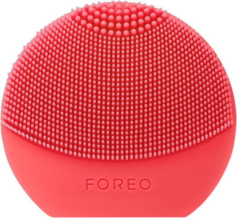 FOREO LUNA play plus 2 - Facial Cleansing Brush - 1-min Deep Facial Cleanser - Travel Accessories - Silicone Face Massager - Holiday Essentials - Ultra-hygienic - All Skin Types - Peach Of Cake! - cleansing brush - British D'sire
