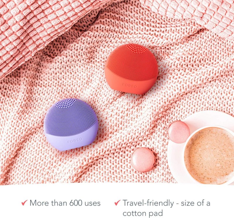 FOREO LUNA play plus 2 - Facial Cleansing Brush - 1-min Deep Facial Cleanser - Travel Accessories - Silicone Face Massager - Holiday Essentials - Ultra-hygienic - All Skin Types - Peach Of Cake! - cleansing brush - British D'sire