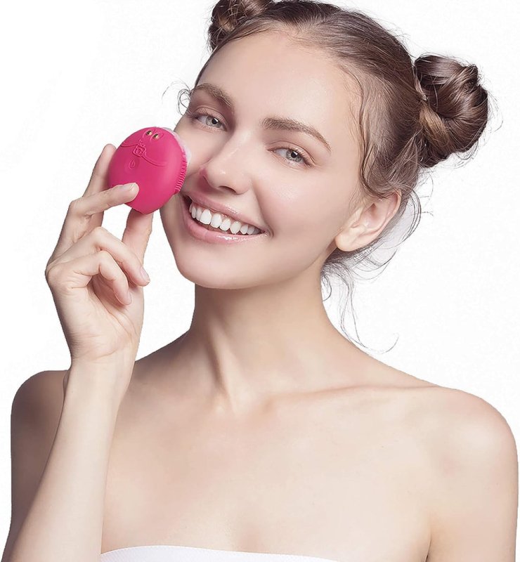 FOREO LUNA play smart 2 - Facial Cleansing Brush - 2-in-1 Skin Analysis & Facial Cleanser - Travel Accessories - Silicone Face Massager - Holiday Essentials - App-connected - Cherry Up - Facial Cleansers - British D'sire