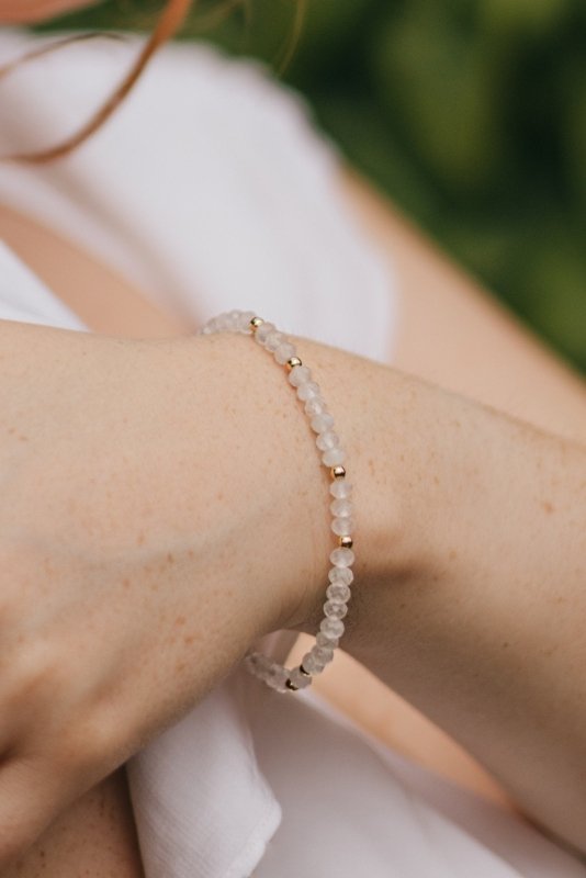 Xander Kostroma Gold Tone Moonstone Bracelet – 17 cm + Extension, Handmade, 14k Gold Plated, Adjustable, Healing Crystal Jewelry for Intuition, Creativity & Emotional Balance Secondary image