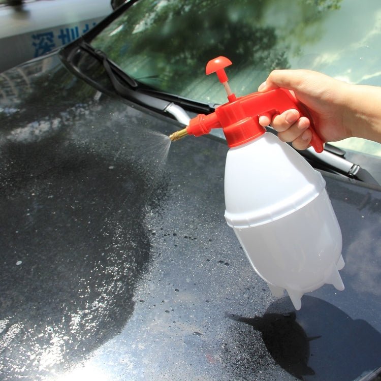 KANEED 1.5L Corrosion - Resistant Hand - pressure Hand Pump Pressure Sprayer Water Bottle for Washing Car And Gardening(White) - British D'sire Main image