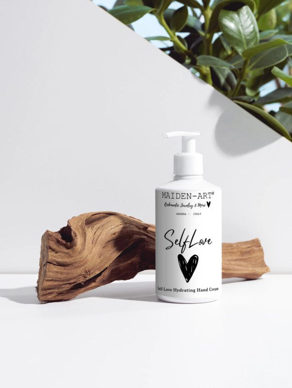 Maiden Art - Embrace Self-Love Hydrating Hand Cream -Vitamin E, Shea Butter, Cocoa Butter, Berry Extract-Chemical & Paraben & Fragrance Free-Vegan & Gluten-Free | Nourish, Protect & hydrate–For all skin types - Hydrating Hand Cream - British D'sire