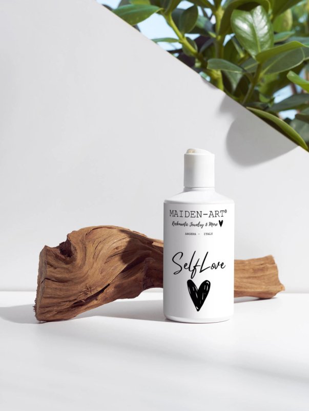 Maiden Art - Mindful Hair Care Nourish & Volumize Shampoo – For Dry Ends & Volume Boost, with Betaine & Wheat Protein, Sulphate Free -Strengthening, Smoothing with Refreshing Scent –For Healthy, Vibrant Hair - Nourish & Volumize Shampoo - British D'sire