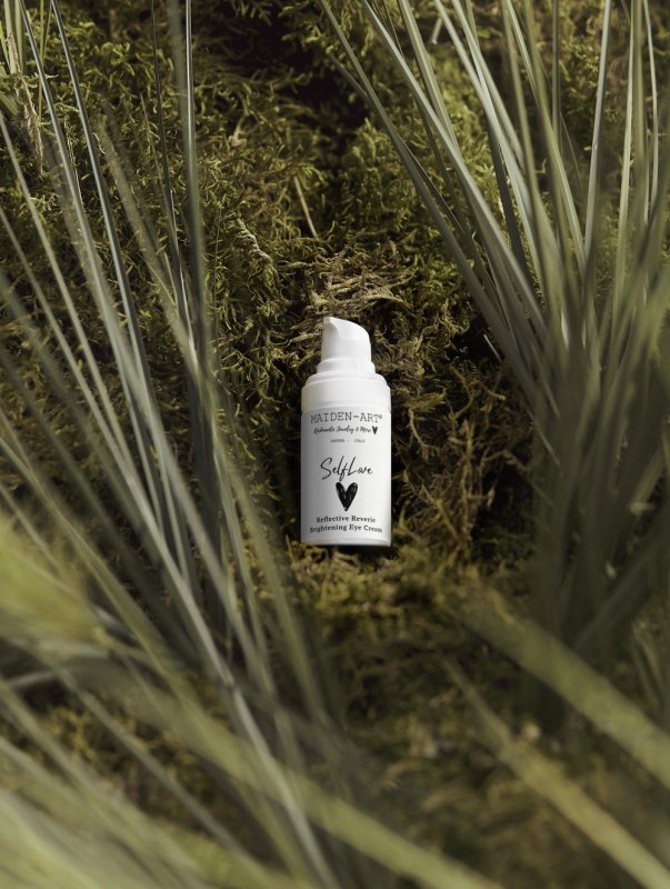 Maiden Art - Reflective Reverie Brightening Eye Cream - 15ml - Lightweight, Non-Greasy, Paraben & Sulfate-Free - For Dark Circle & Puffiness- Betaine, Ginkgo Extract, Shea Butter,Vegan, Natural -For All Skin Types - Brightening Eye Cream - British D'sire