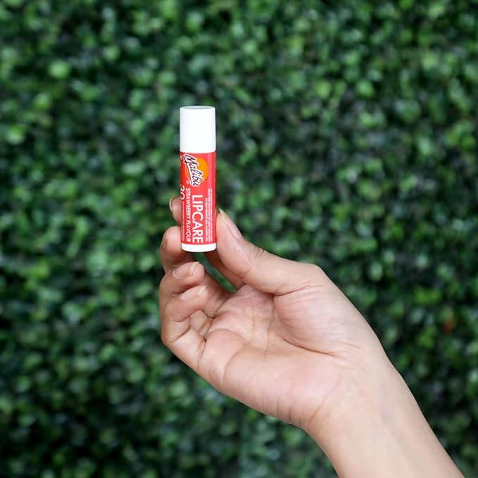 Malibu Lipbalm with SPF30, Strawberry 4 ml Secondary image