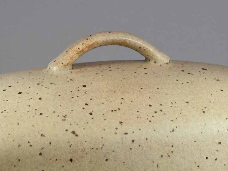 Oatmeal Butter Dish with Handle - Butter Dish - British D'sire