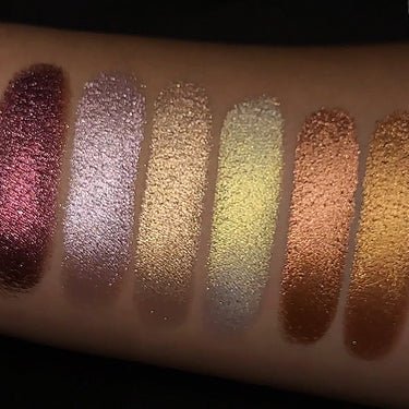 Pat McGrath ChromaLuxe Artistry Pigment Golden Seductress (Soft Yellow Gold Metallic Shimmer) - Eye Shadow - British D'sire