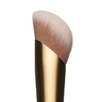 Pat McGrath Skin Fetish: Sublime Perfection Highlighting Brush - Makeup Brush - British D'sire