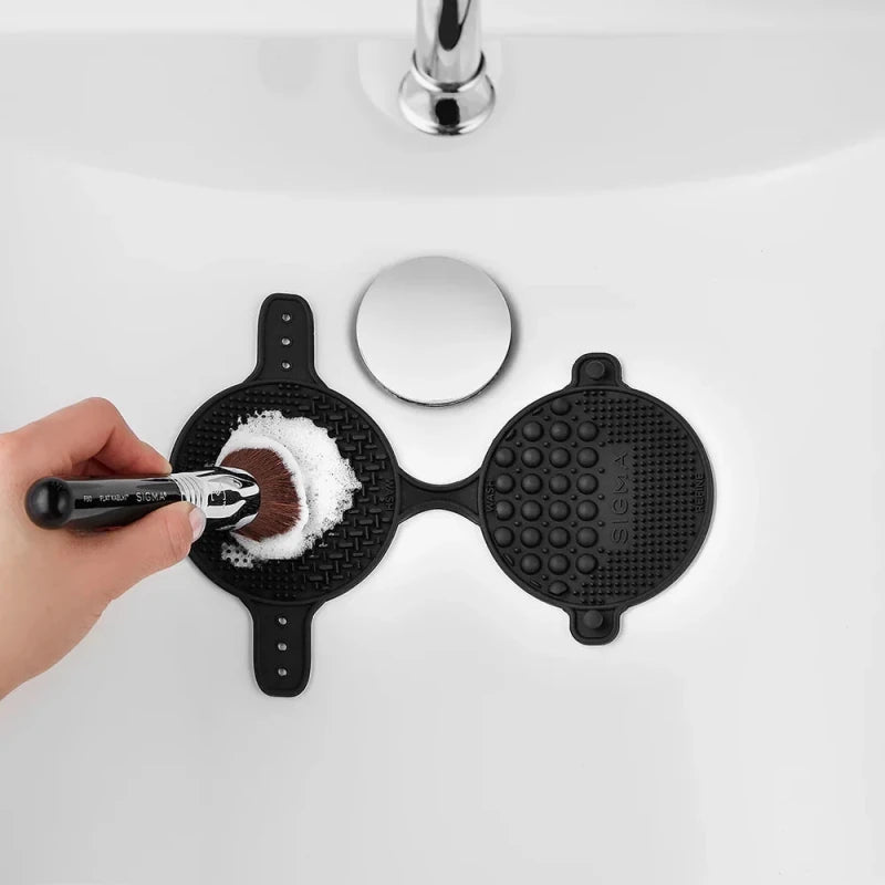 Sigma Beauty Palmat - 2 in 1 Brush Cleaning Tool - Brush cleansing palette - British D'sire