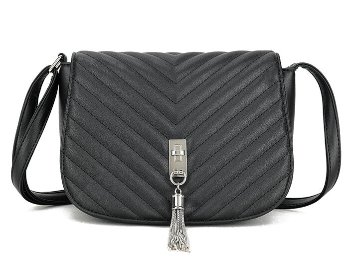 Yesselle Quilted Shoulder Bag with Silver Hardware Black - British D'sire