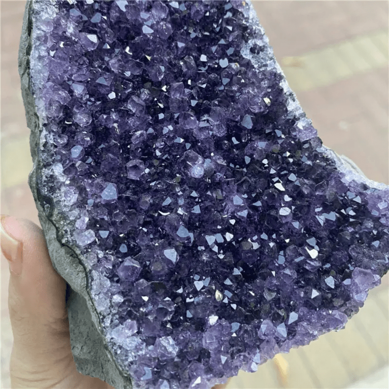 Zen - Raw Natural Amethyst Geode Stand – Crystal Décor for Home & Gifts - Natural Amethyst - British D'sire
