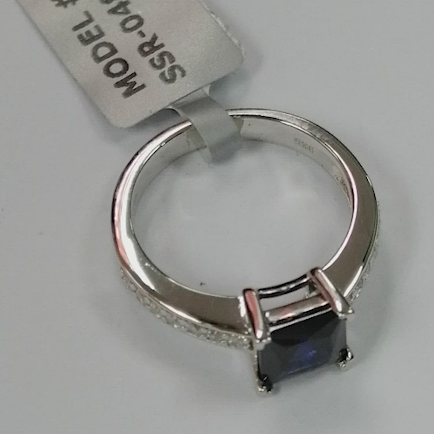 Pearlz Gallery Blue & White CZ Ring for Women – 7mm Princess Cut Tanzanite CZ with White CZ Accents – 925 Sterling Silver Elegant Gift Jewelry