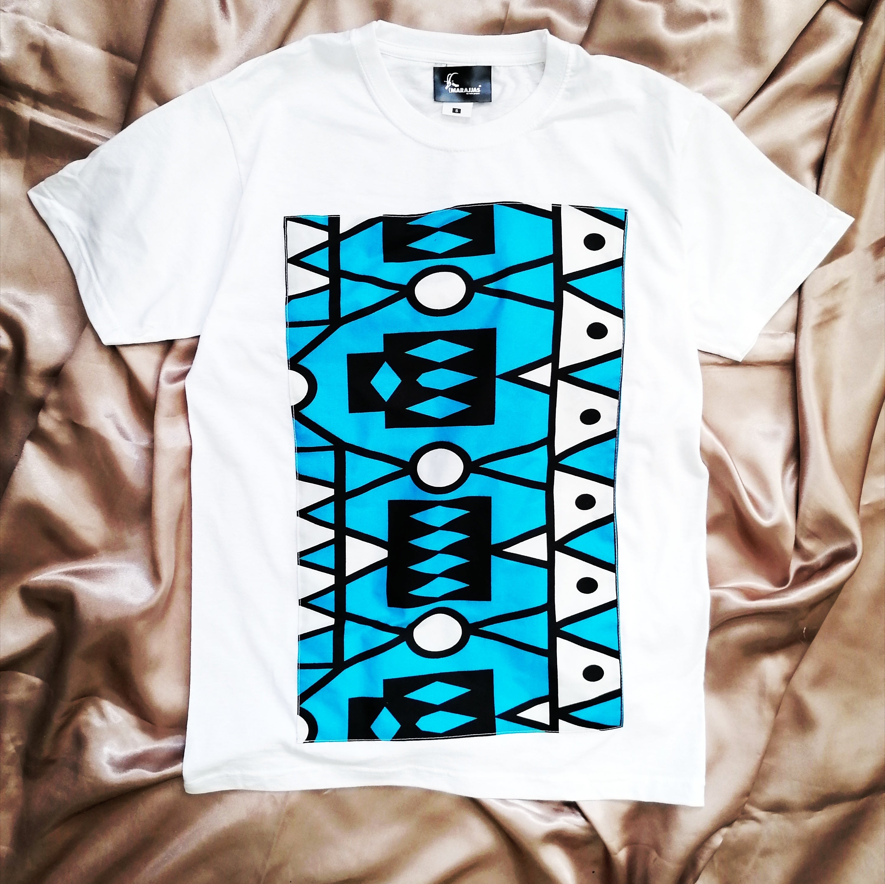 Kids T-shirt in White with blue Samakaka -  British D'sire