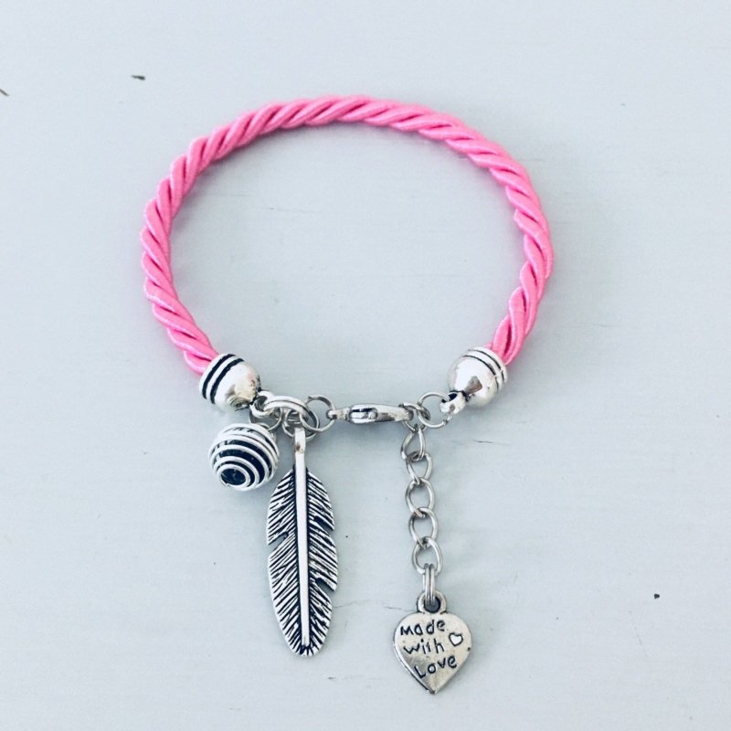 Clover Pink Bracelet with Feather Pendant | Jewel | Jewelry | Bracelets | Women's Bracelet | Pink Bracelet | Feather Bracelet | Feather Jewelry | Christmas Gift - Bracelet - British D'sire