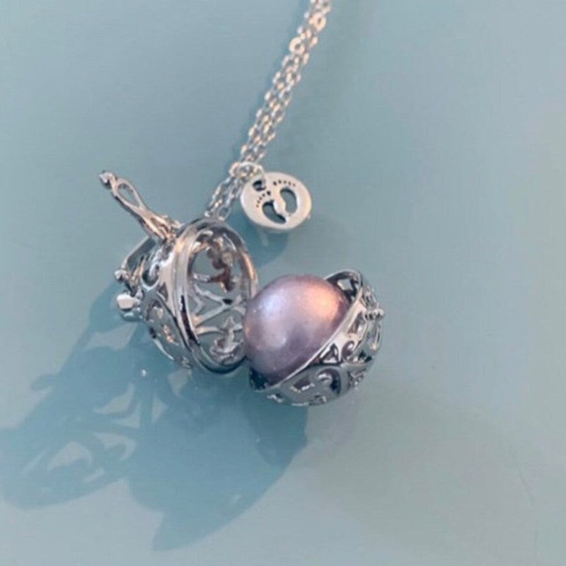 Clover Pregnancy Bola | Pregnancy Bola Necklace with Sonic Bead and Silver Pendant | Gift Jewelry | Gift Idea | Mother to Be Jewel | Mom Gift - Necklaces - British D'sire