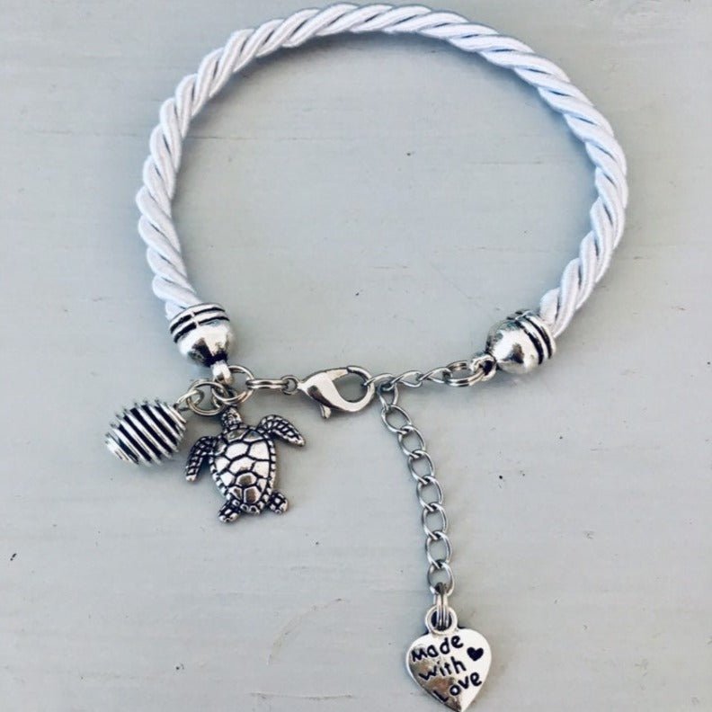 Clover Silver Grey Women's Bracelet with Scented Pearl and Turtle Charm - Bracelet - British D'sire