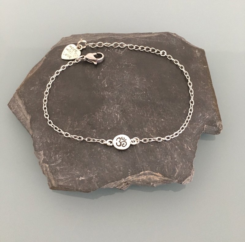Clover Stainless Steel Bangle Bracelet with Enamelled Pendant | Women's Silver Jewellery | Bracelet | Gift idea - Bracelet - British D'sire