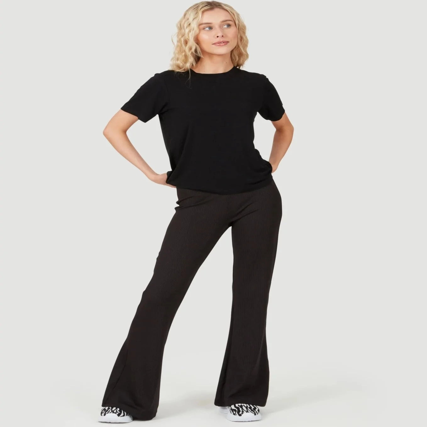 Form & Grace Flared, Ribbed Leggings - Gym Leggings - British D'sire Main image