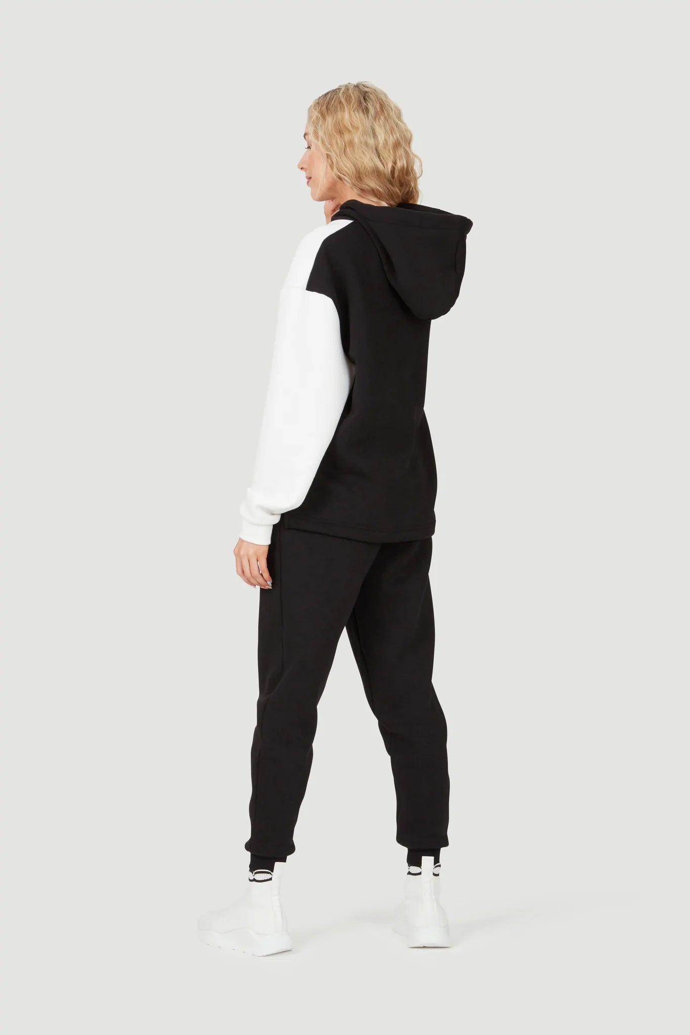 Form & Grace Lounge Fit Jogger - Women's Pants & Capris - British D'sire