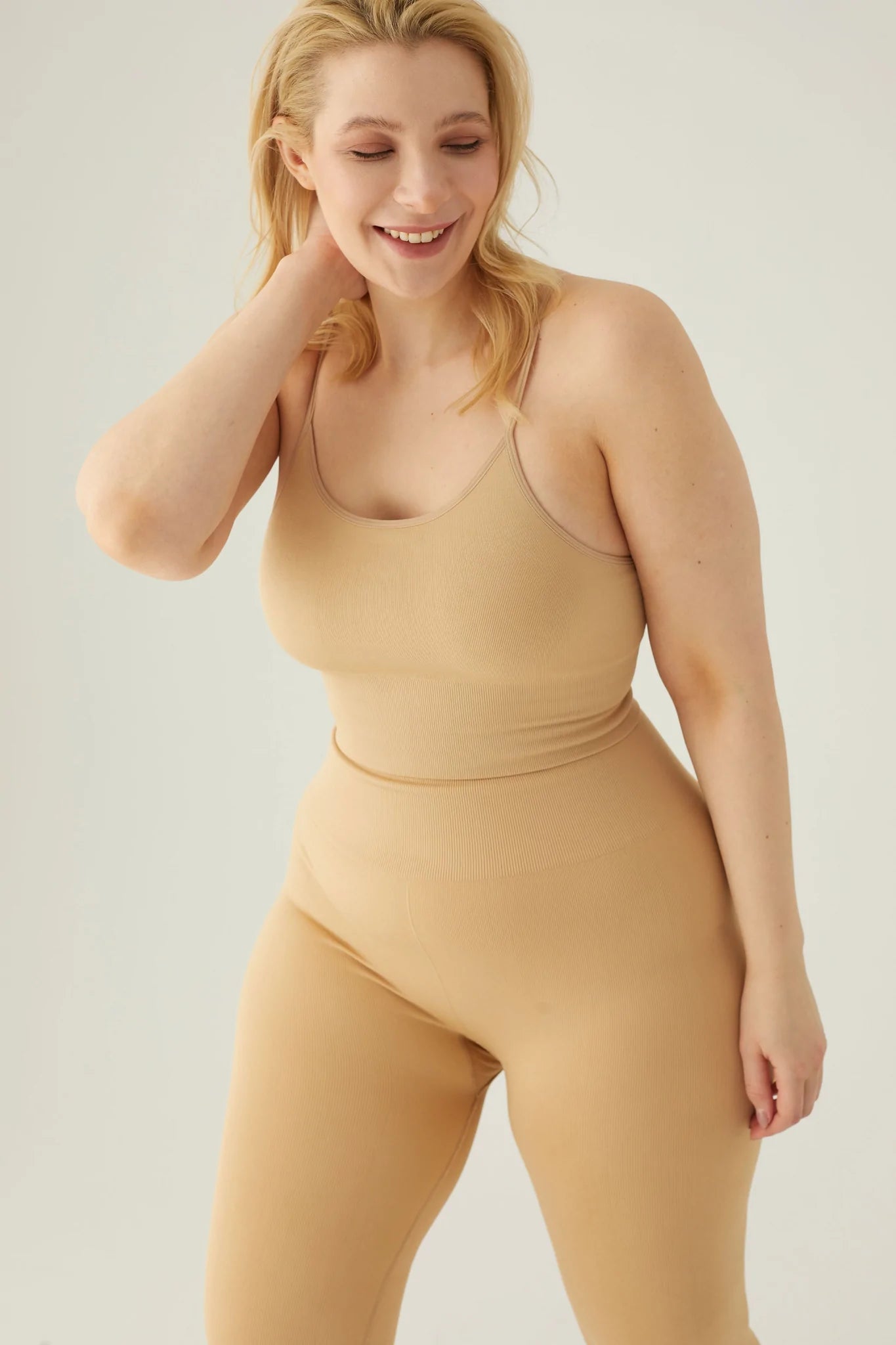 Form & Grace Seamless Leggings With Wide Waistband Latte - Gym Leggings - British D'sire