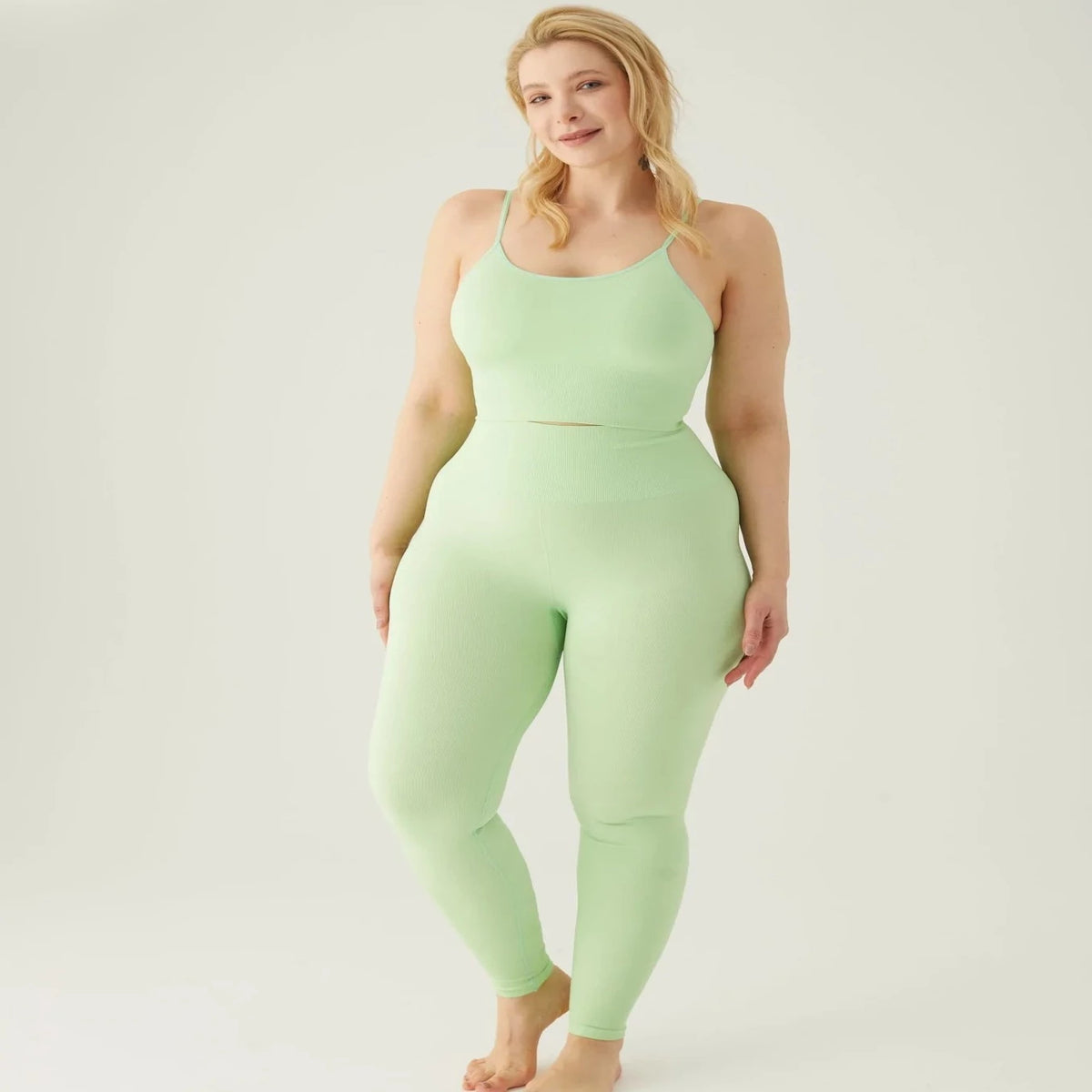Form & Grace Seamless Leggings With Wide Waistband Pistachio - Gym Leggings - British D'sire