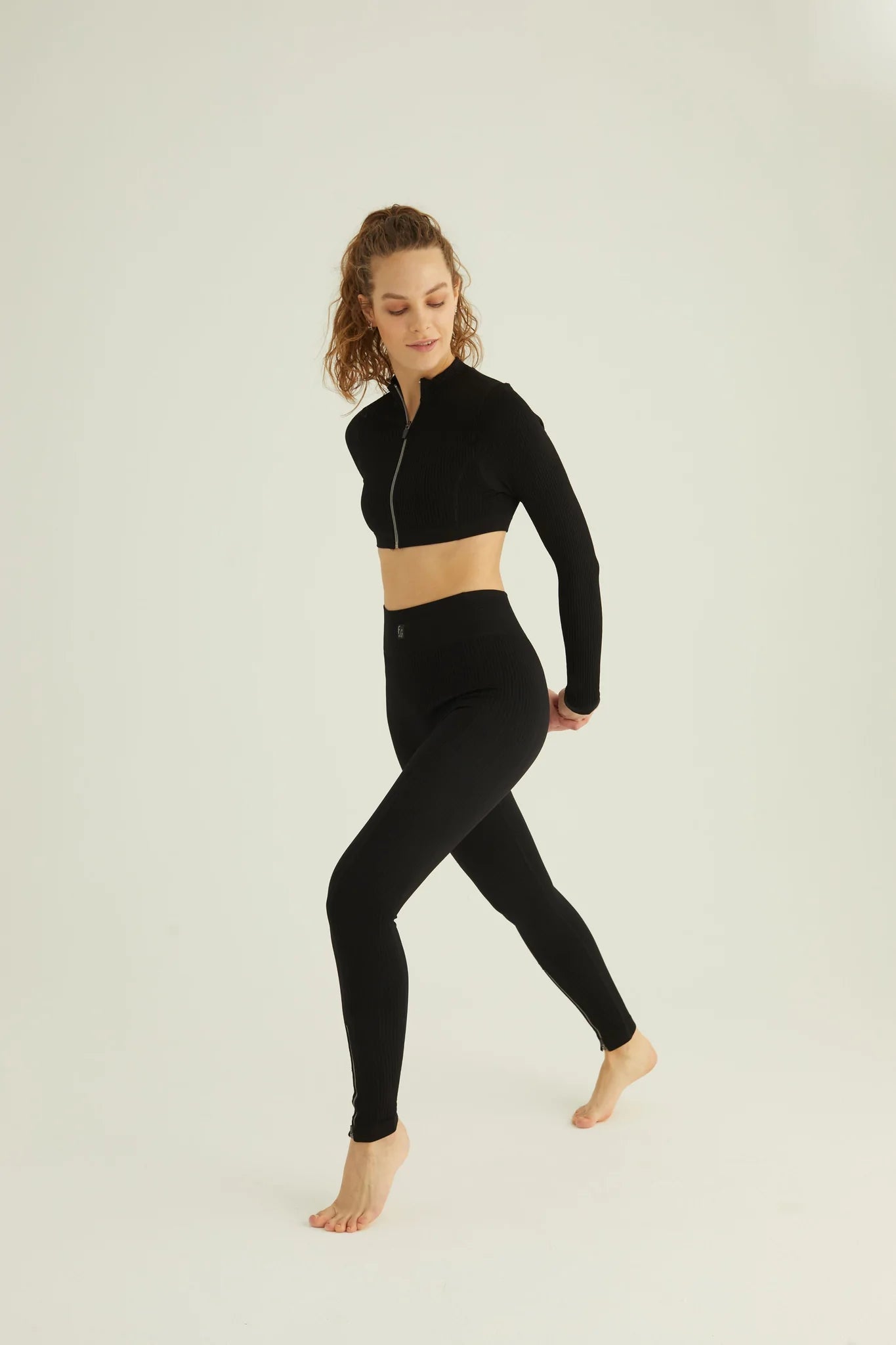Form & Grace Seamless Ribbed Leggings With Contrast Zip Black - Gym Leggings - British D'sire