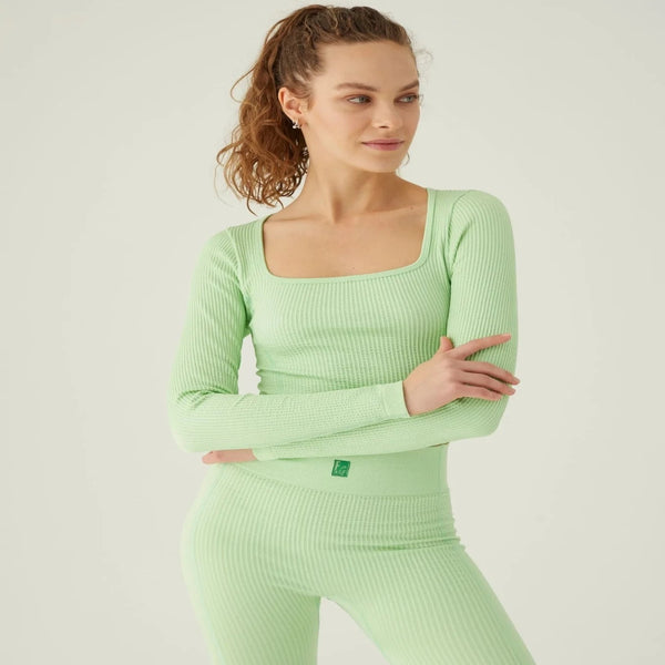Ribbed seamless sports top