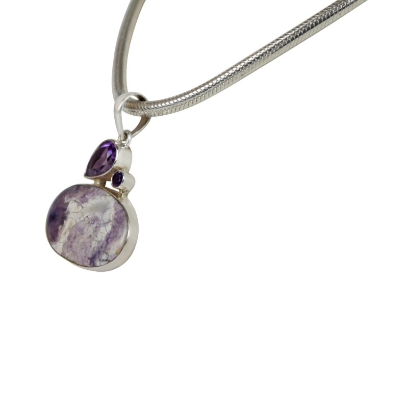 Impressive and Royalistic Purple 925 Sterling Silver Statement Pendant with Tiffany and Amethysts Gems Secondary image