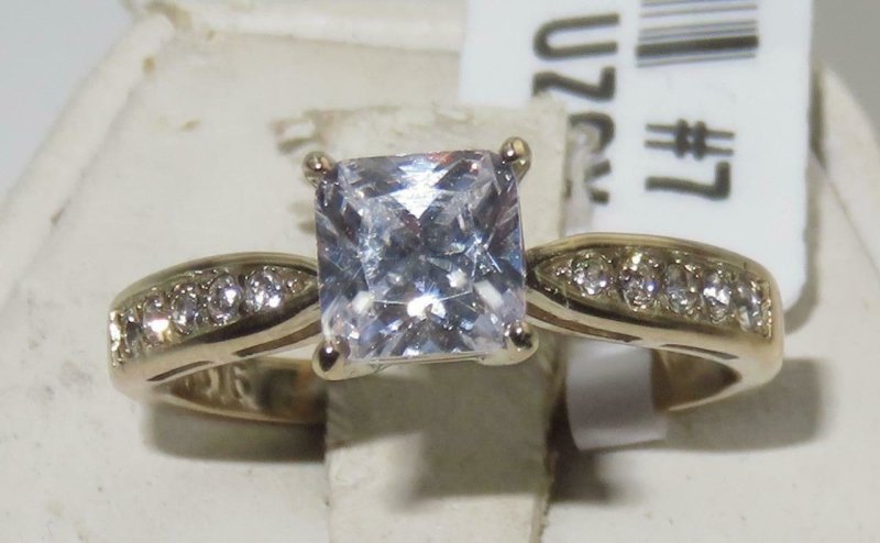 Jewellery Kingdom Cubic Simulated Diamond Zirconia Ladies Engagement Princess Yellow Gold Ring Secondary image