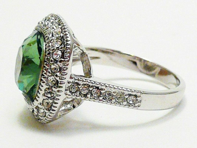 Jewellery Kingdom Ladies 6 Carat Cushion Cut CZ Stainless Steel Dress Emerald Ring (Silver & Green) Secondary image