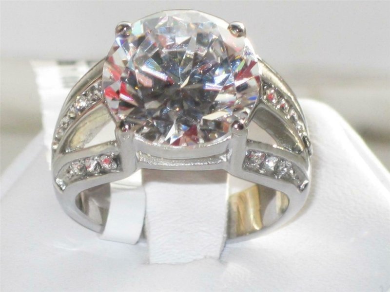 Jewellery Kingdom Accents 6 CT Cubic Zirconia Stainless Steel Cocktail Ladies Solitaire Ring (Silver) - Jewelry Rings - British D'sire