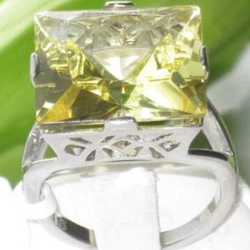 Jewellery Kingdom Citrine Princess Green 14 Carat Solitaire Stainless Steel Cocktail Ring Secondary image