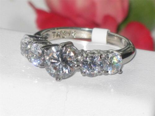 Jewellery Kingdom Cubic Ziconia Stainless Steel 3CT Sparkling Ladies Anniversary Ring (Silver) Secondary image