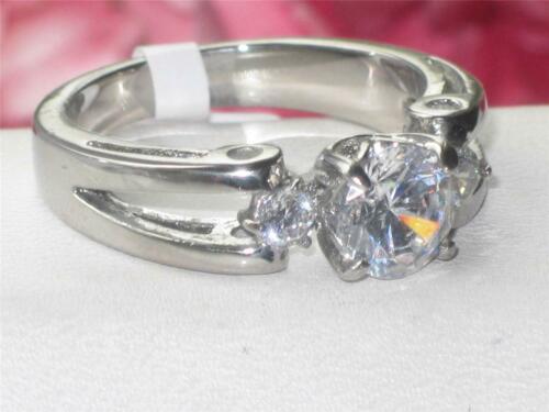 Jewellery Kingdom Cubic Zirconia 1CT Center Stone Scroll Stainless Steel Three Ladies Stone Ring (Silver) - Rings - British D'sire