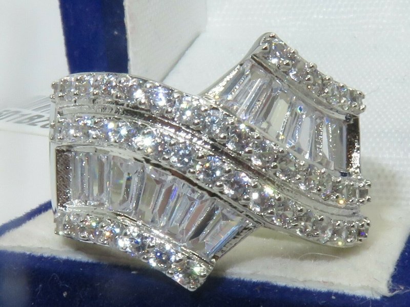 Jewellery Kingdom Cubic Zirconia Emerald Cut Round Band Silver Rhodium sparkling 3CT Ladies Ring - Jewelry Rings - British D'sire Main image